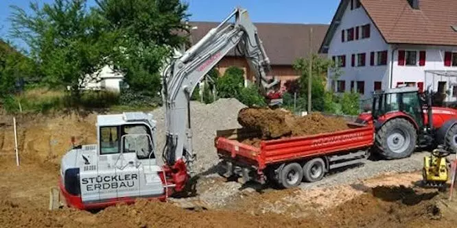 Erbewegung Stückler, Albert Stückler, Doren, Vorarlberg, Aushub, Grabungen, Abbrucharbeiten, Steinschlichtungen, Vorplätze, Trockenlegungen, Hangverbuaungen, Forstwege, Gartenarbeit